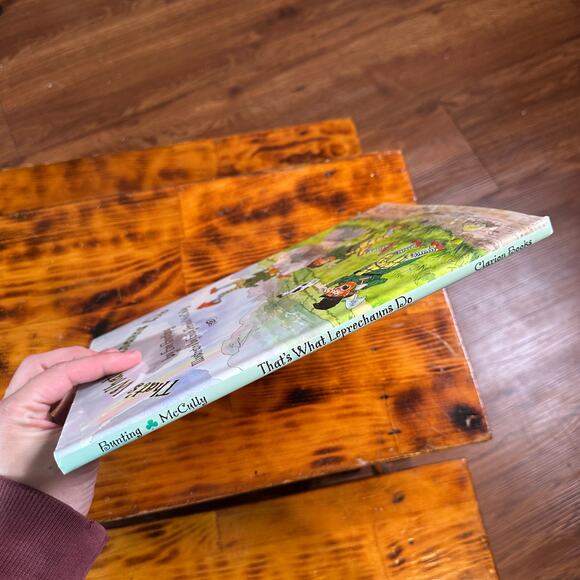 Vintage 2005 That's What Leprechauns Do Paperback Book - Picture 9 of 9